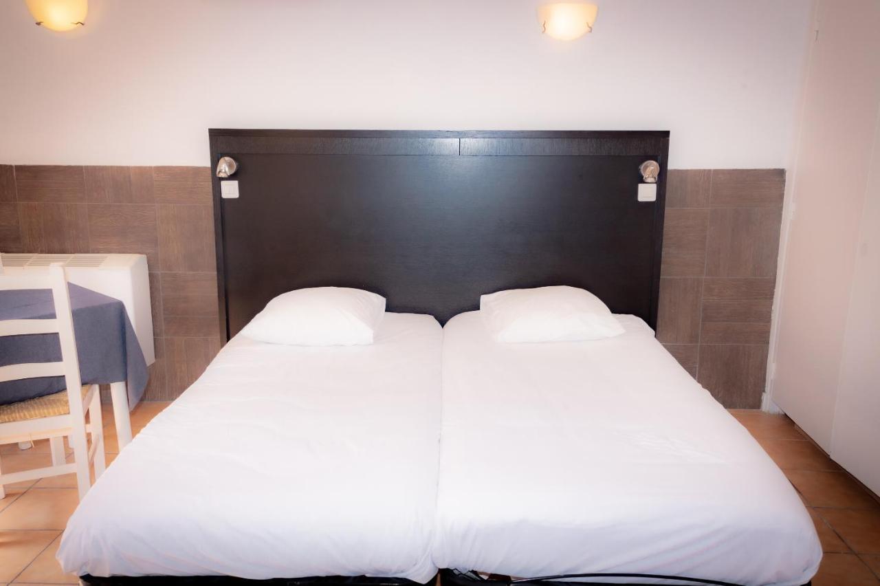 רוקברון-קאפ-מרט Hotel Et Appartements Reine D'Azur מראה חיצוני תמונה
