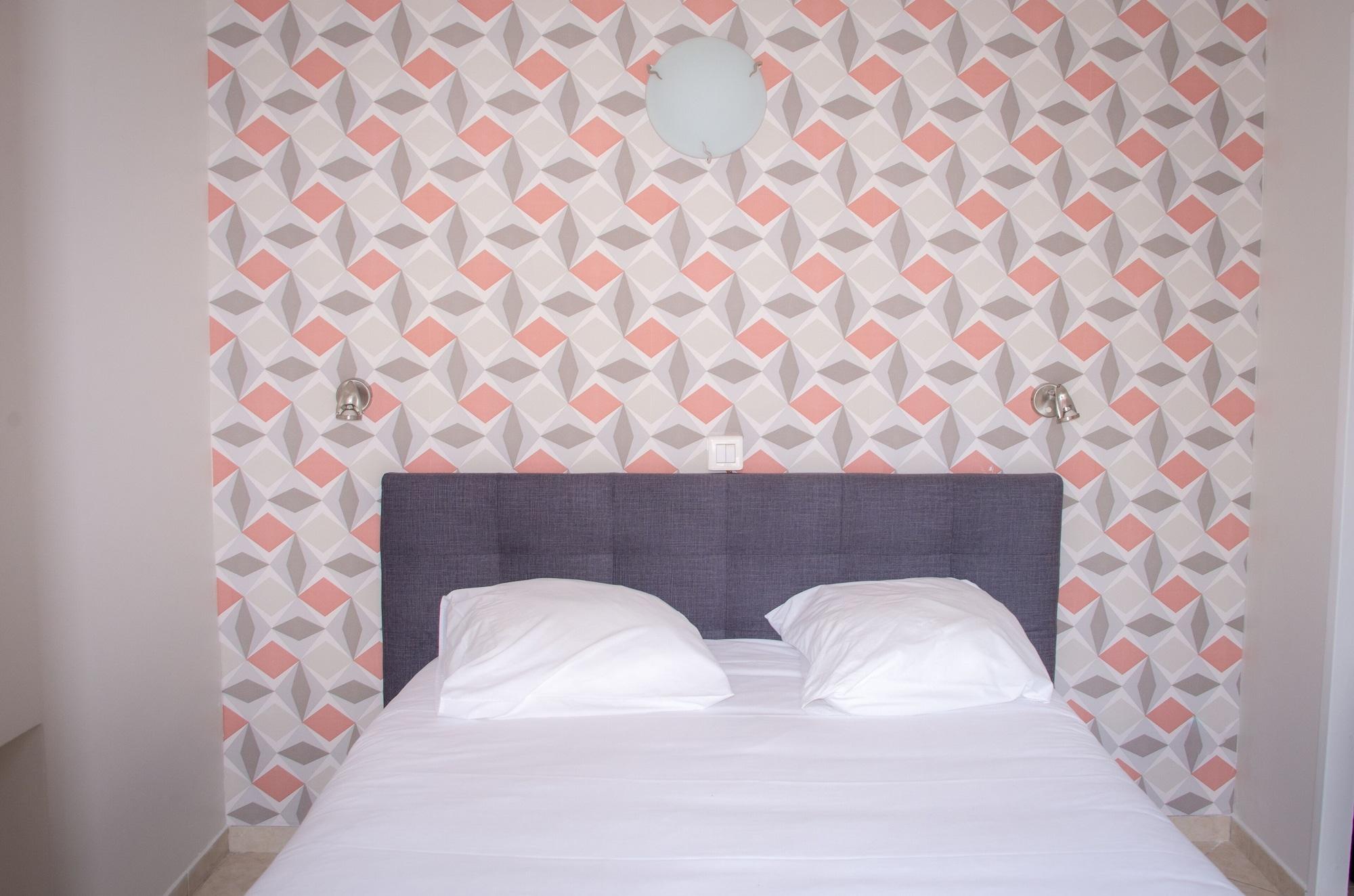 רוקברון-קאפ-מרט Hotel Et Appartements Reine D'Azur מראה חיצוני תמונה