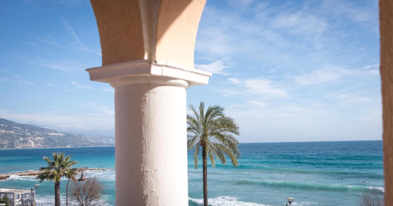 רוקברון-קאפ-מרט Hotel Et Appartements Reine D'Azur מראה חיצוני תמונה