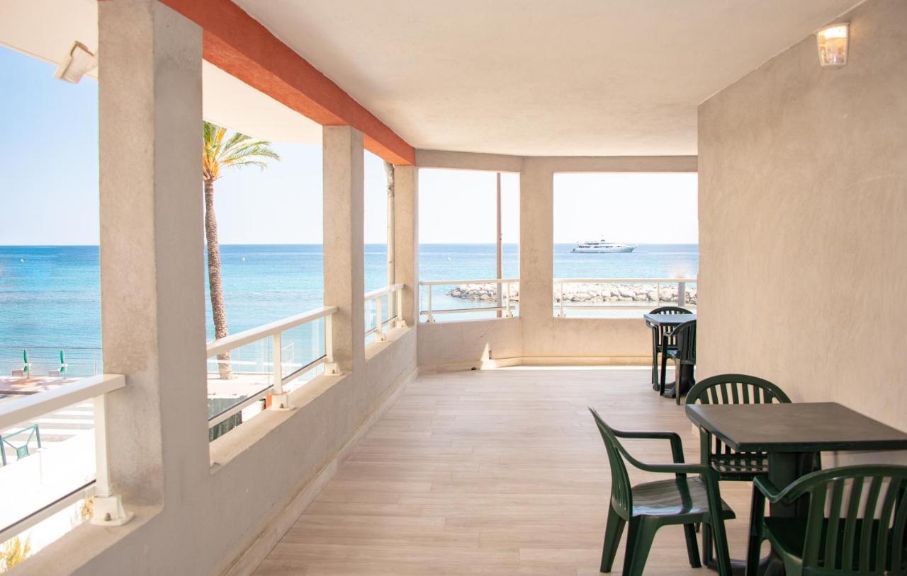 רוקברון-קאפ-מרט Hotel Et Appartements Reine D'Azur מראה חיצוני תמונה